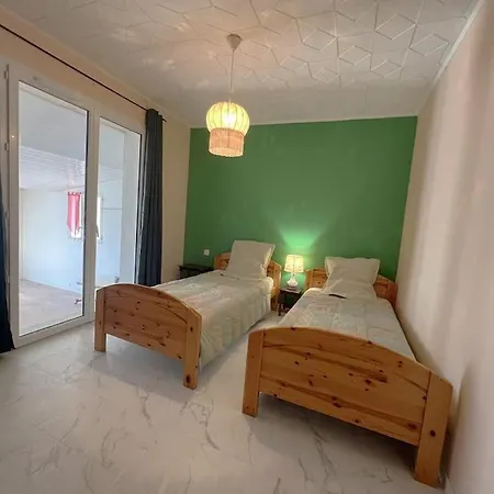 Lejlighed Dans Maison Au 1er Etage Avec Terrasse Jardin Ombrage Et Parking Securise